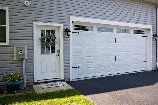 24/7 Emergency Garage Door Panel Replacement experts in Choctaw, OK